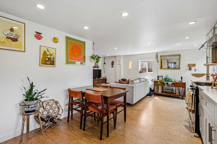 2323 Graveley Street Vancouver, BC - 25