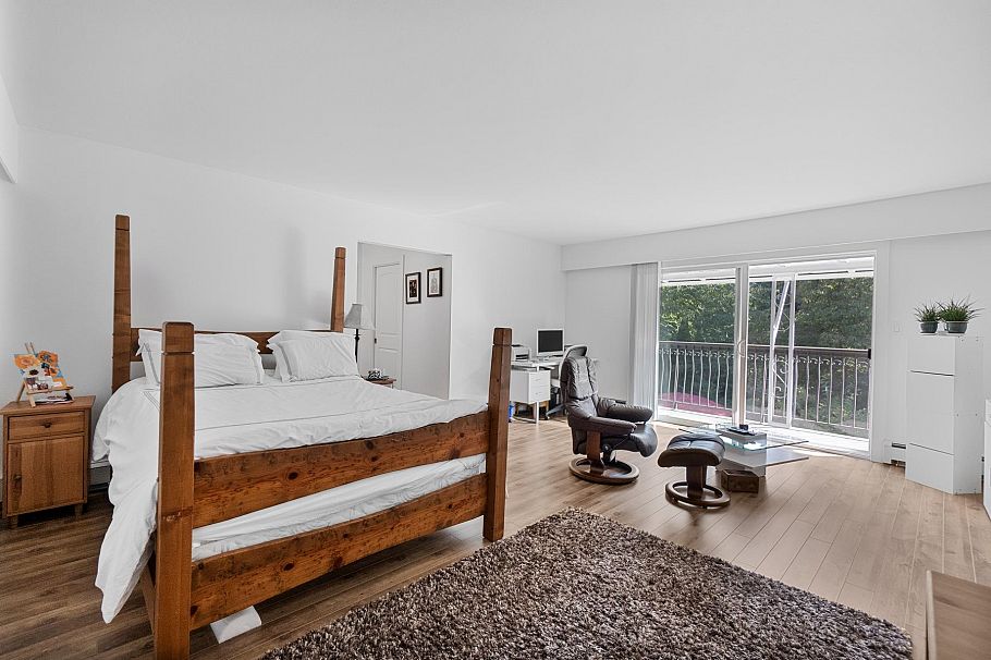 815 E 29th Street North Vancouver, BC - 35