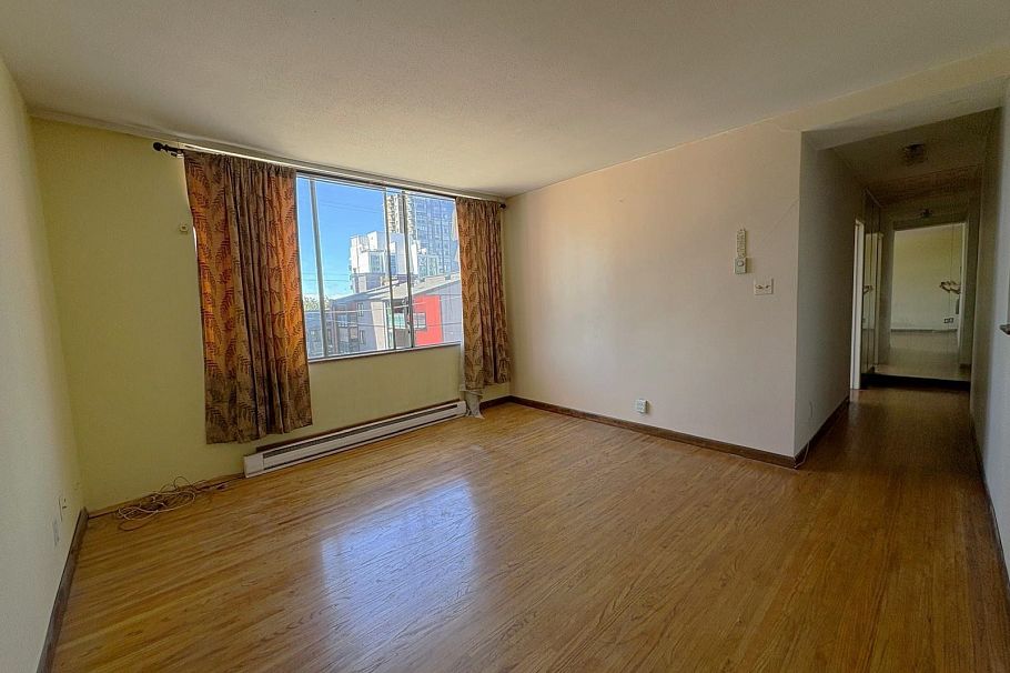 101 1100 Harwood Street Vancouver, BC - 3