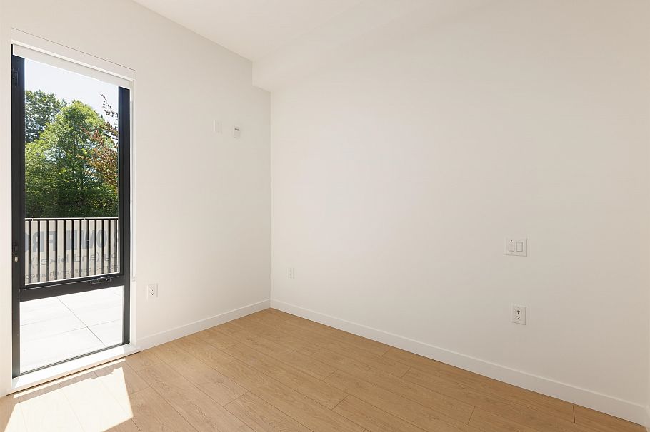 2407 N Grandview Highway Vancouver, BC - 25