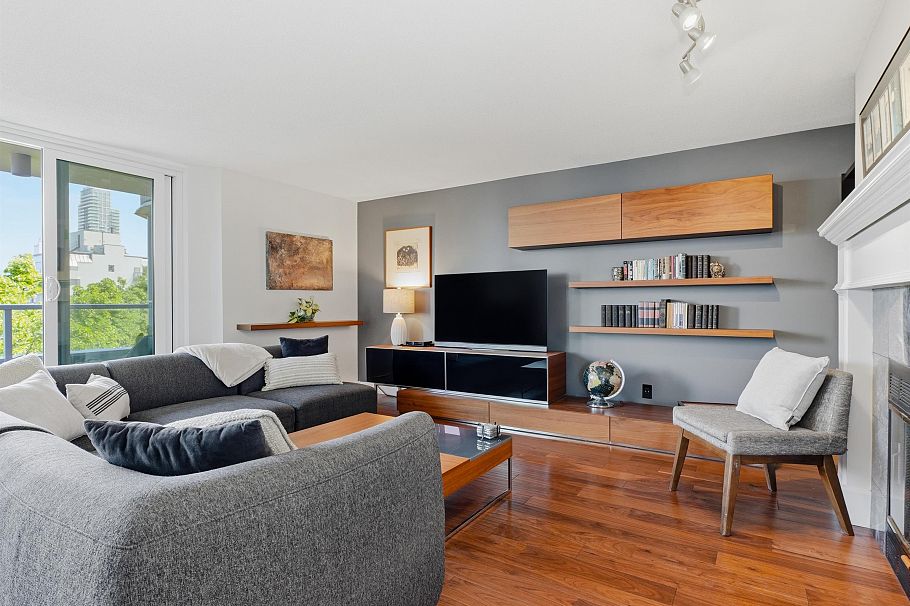 901 1566 W 13th Avenue Vancouver, BC - 2