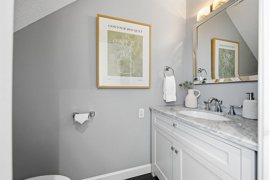 3385 W 8th Avenue Vancouver, BC - 12