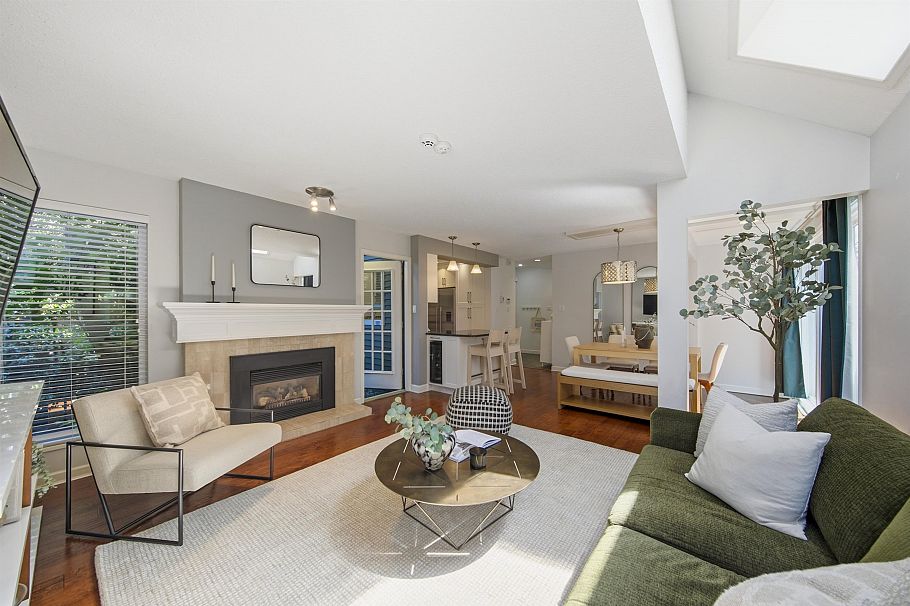 3385 W 8th Avenue Vancouver, BC - 2