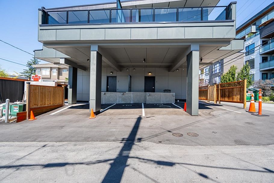 1 676 E 22nd Avenue Vancouver, BC - 11