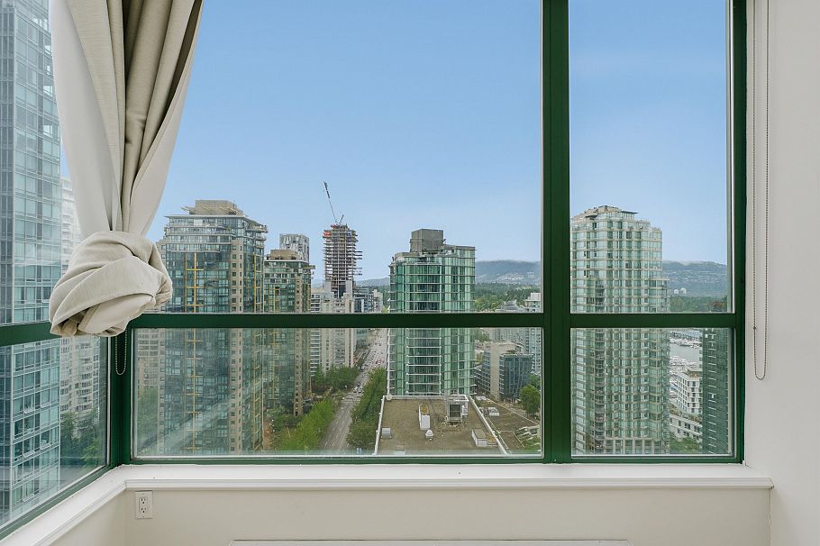 2304 1239 W Georgia Street Vancouver, BC - 5