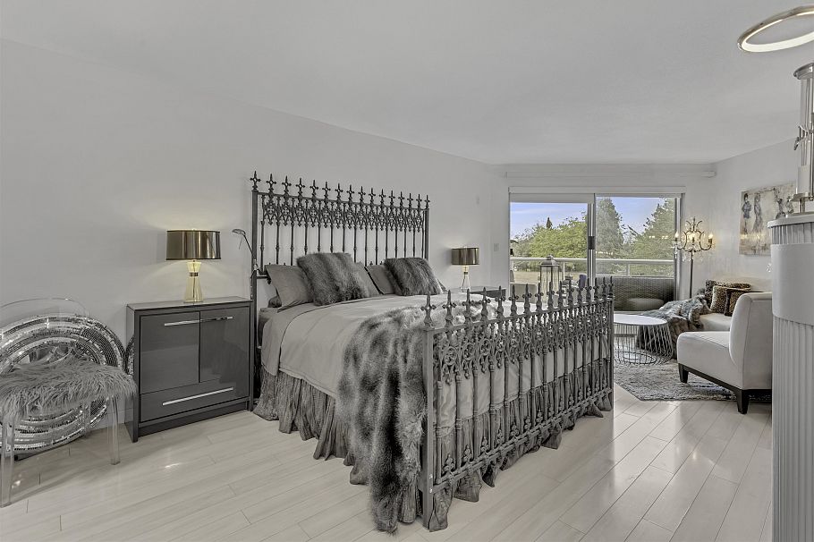 1306 33 Chesterfield Place North Vancouver, BC - 22