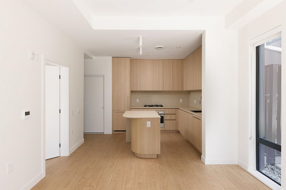 2407 N Grandview Highway Vancouver, BC - 15