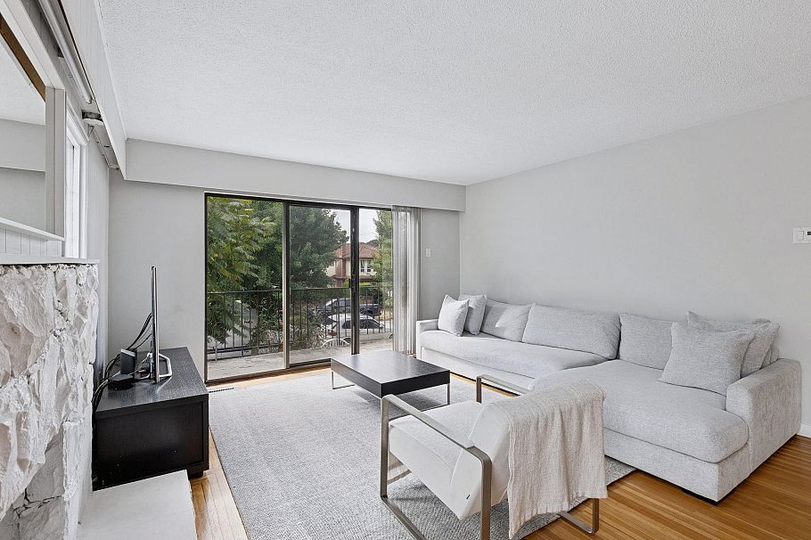 651 E 17th Avenue Vancouver, BC - 4