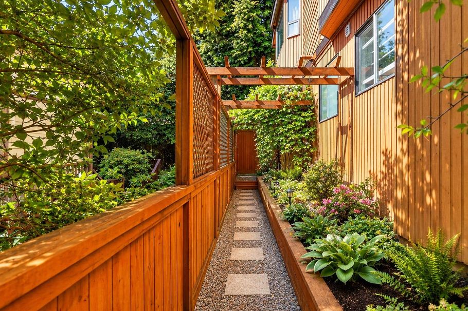 2940 Dresden Way North Vancouver, BC - 30