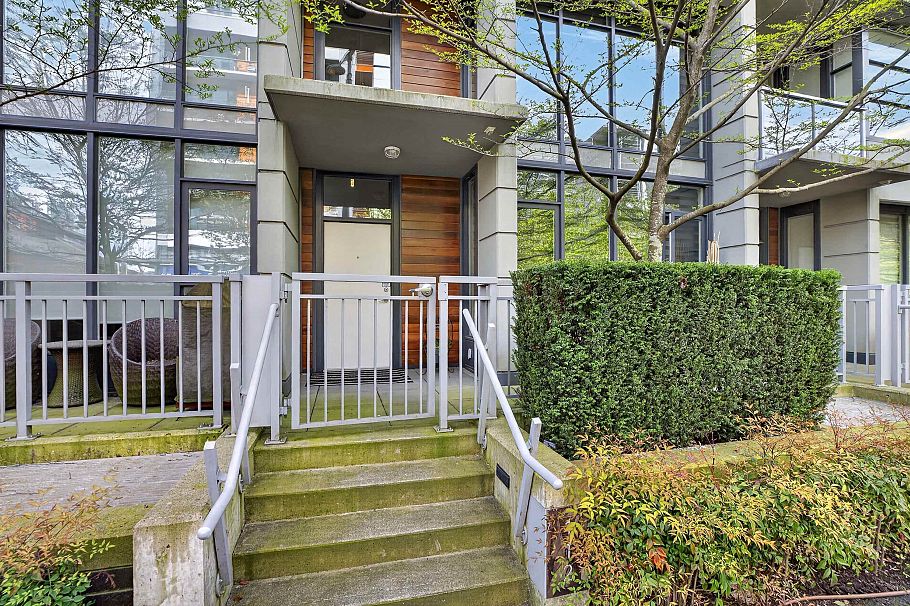 112 W 1st Avenue Vancouver, BC - 2