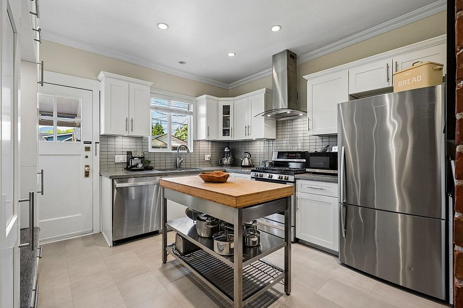 2323 Graveley Street Vancouver, BC - 6