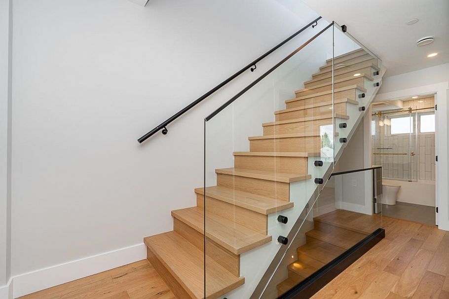 1 676 E 22nd Avenue Vancouver, BC - 20