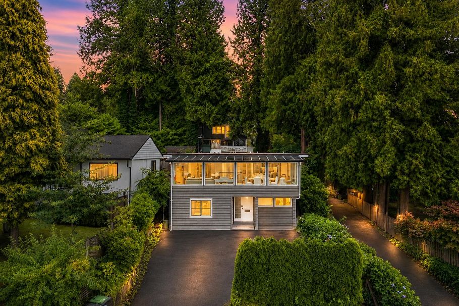 3570 Lonsdale Avenue North Vancouver, BC - 1