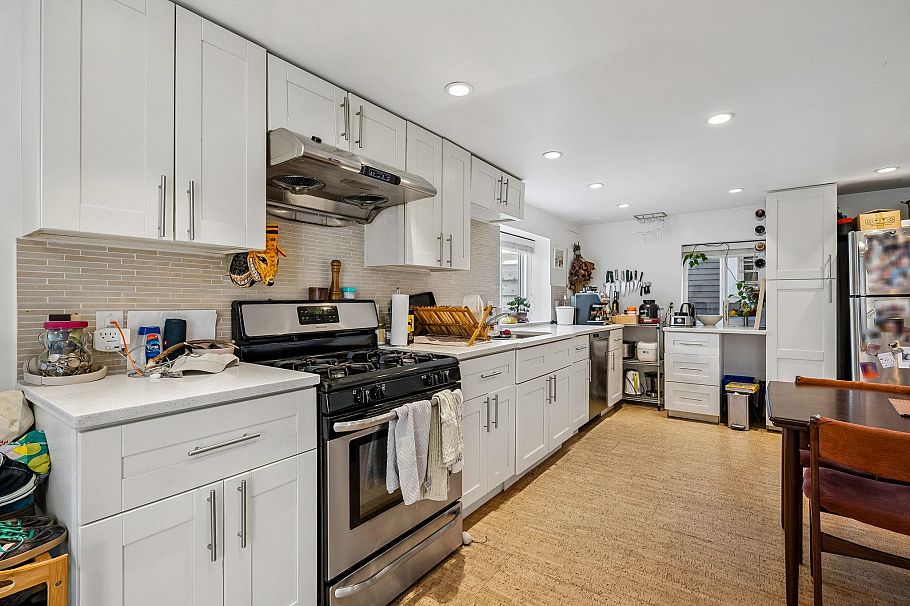 2323 Graveley Street Vancouver, BC - 27