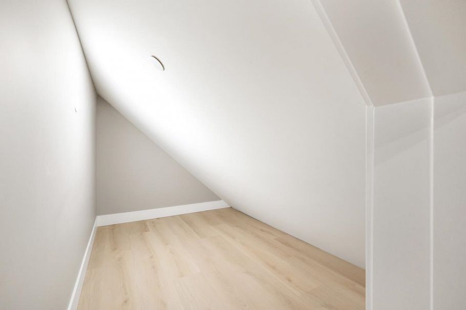 2 3771 W King Edward Avenue Vancouver, BC - 3