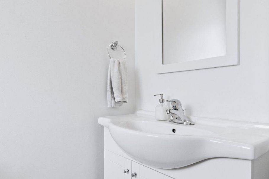 651 E 17th Avenue Vancouver, BC - 18