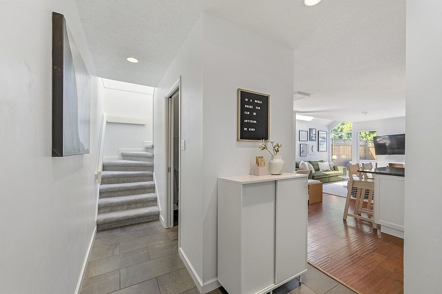 3385 W 8th Avenue Vancouver, BC - 11