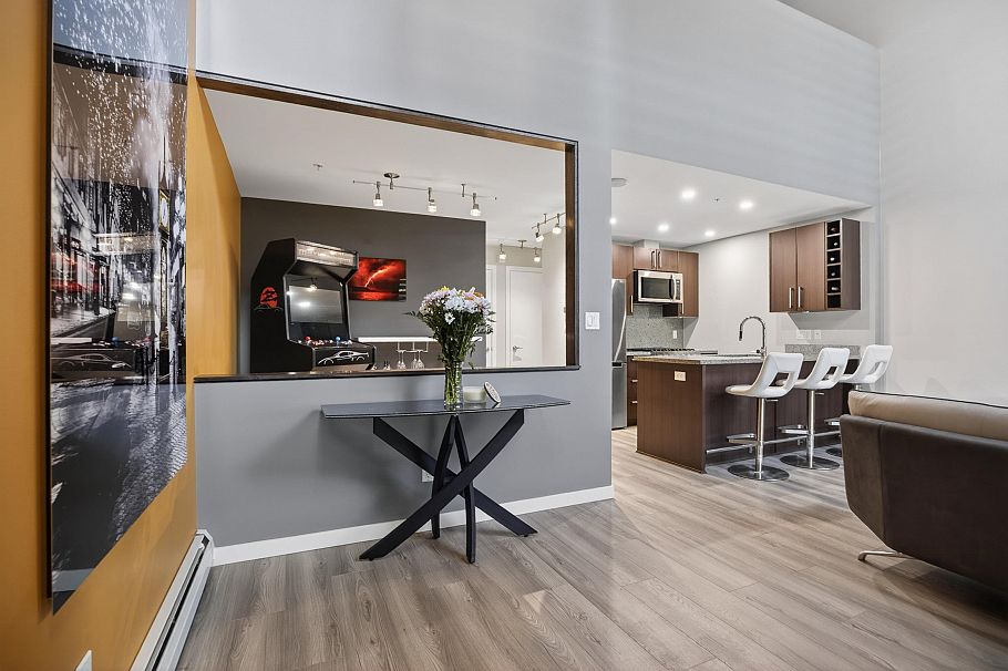 112 W 1st Avenue Vancouver, BC - 11