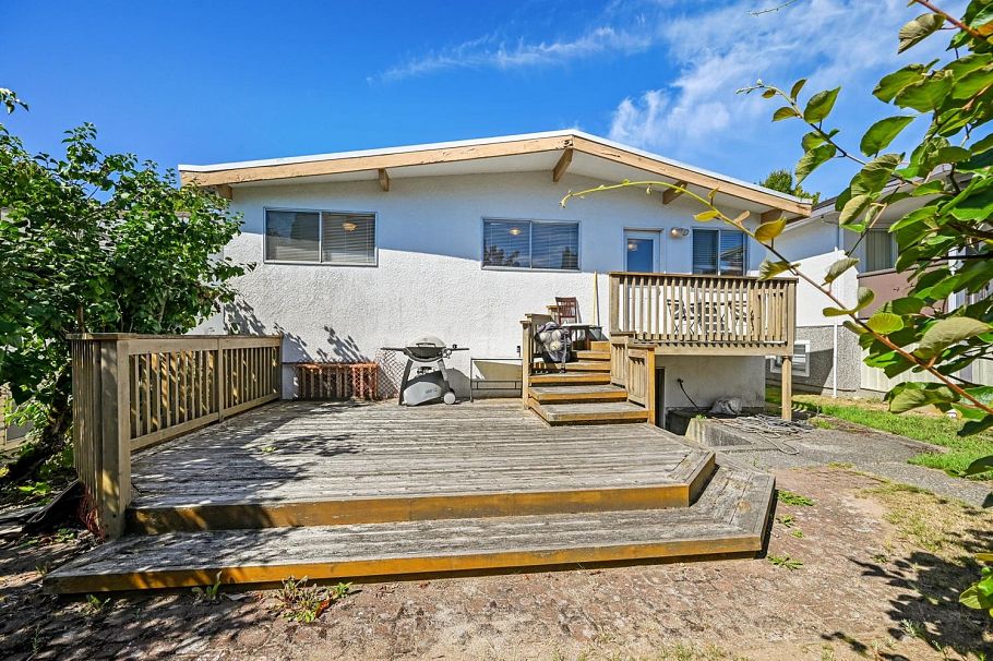 2763 Rosemont Drive Vancouver, BC - 26