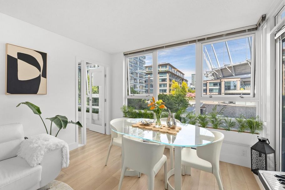 607 939 Expo Boulevard Vancouver, BC - 5
