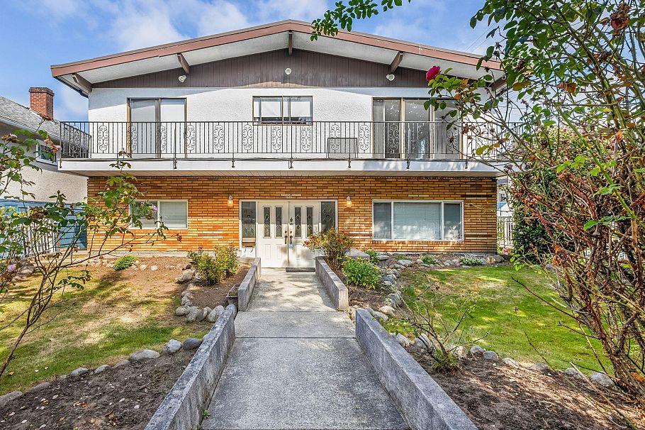 651 E 17th Avenue Vancouver, BC - 2