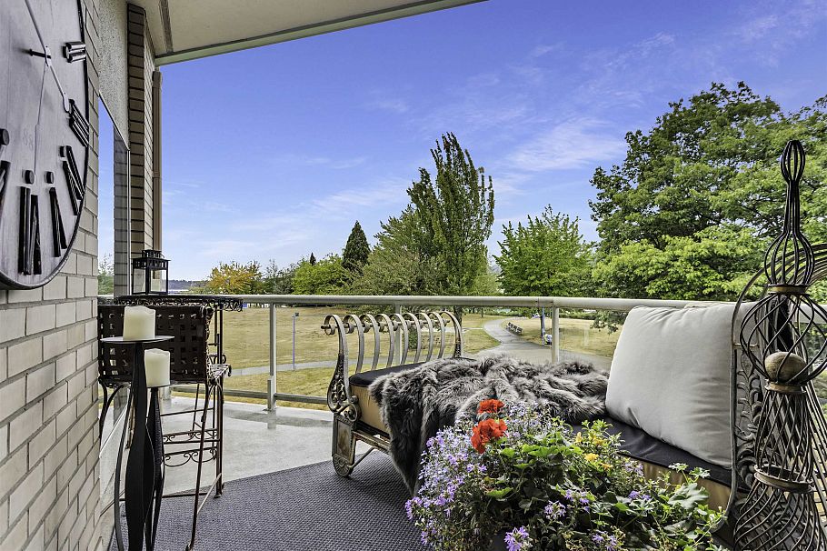 1306 33 Chesterfield Place North Vancouver, BC - 15