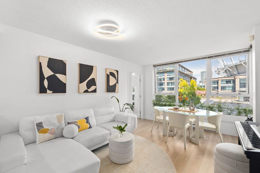 607 939 Expo Boulevard Vancouver, BC - 2