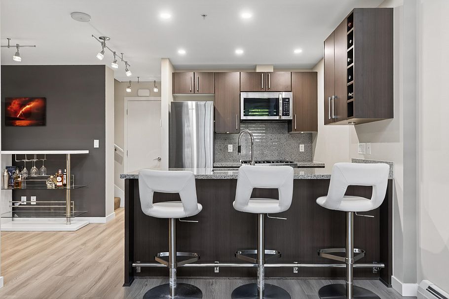 112 W 1st Avenue Vancouver, BC - 14