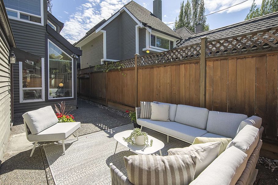3385 W 8th Avenue Vancouver, BC - 9