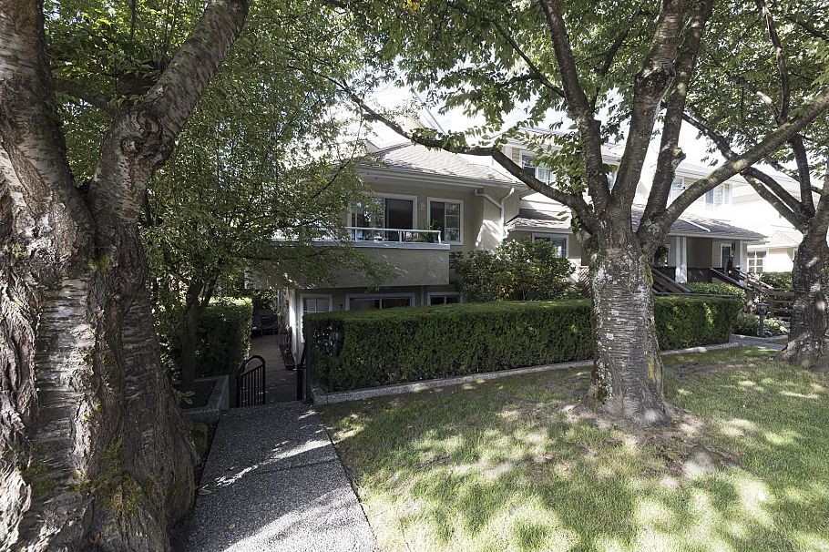 7 249 E 4th Street North Vancouver, BC - 11