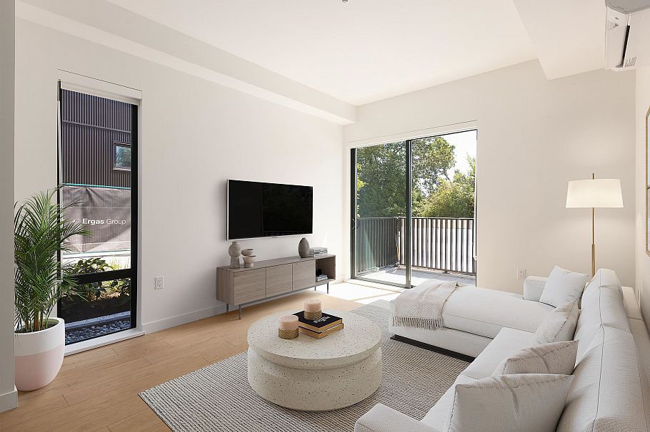 2407 N Grandview Highway Vancouver, BC - 18