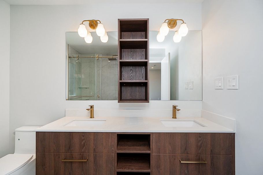 1 676 E 22nd Avenue Vancouver, BC - 25