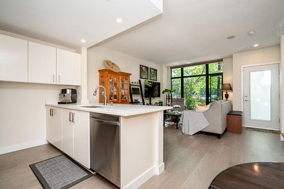1261 Richards Street Vancouver, BC - 16