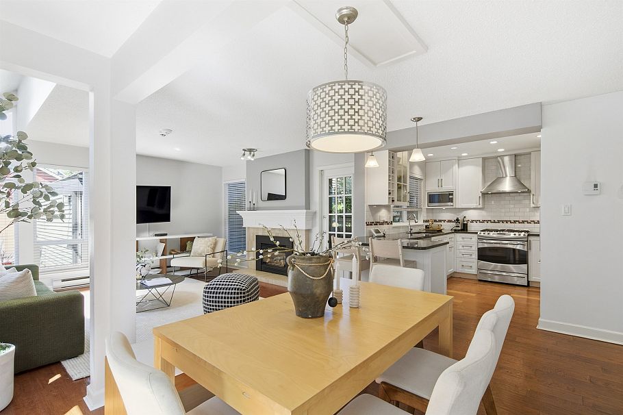 3385 W 8th Avenue Vancouver, BC - 4