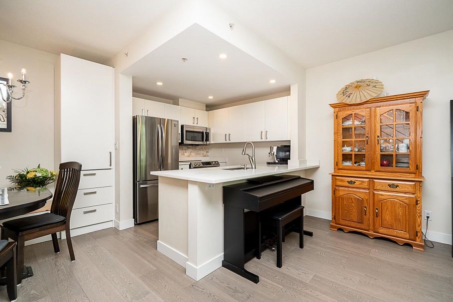 1261 Richards Street Vancouver, BC - 12