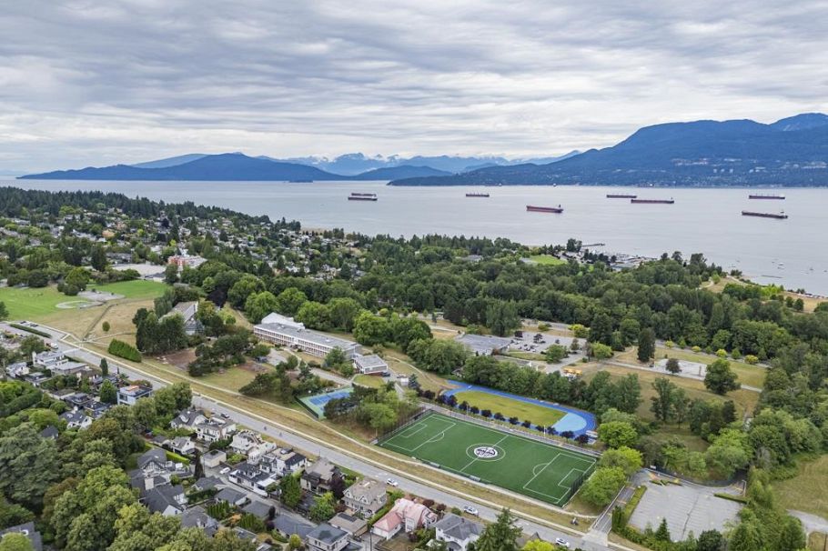 4077 W 13th Avenue Vancouver, BC - 32