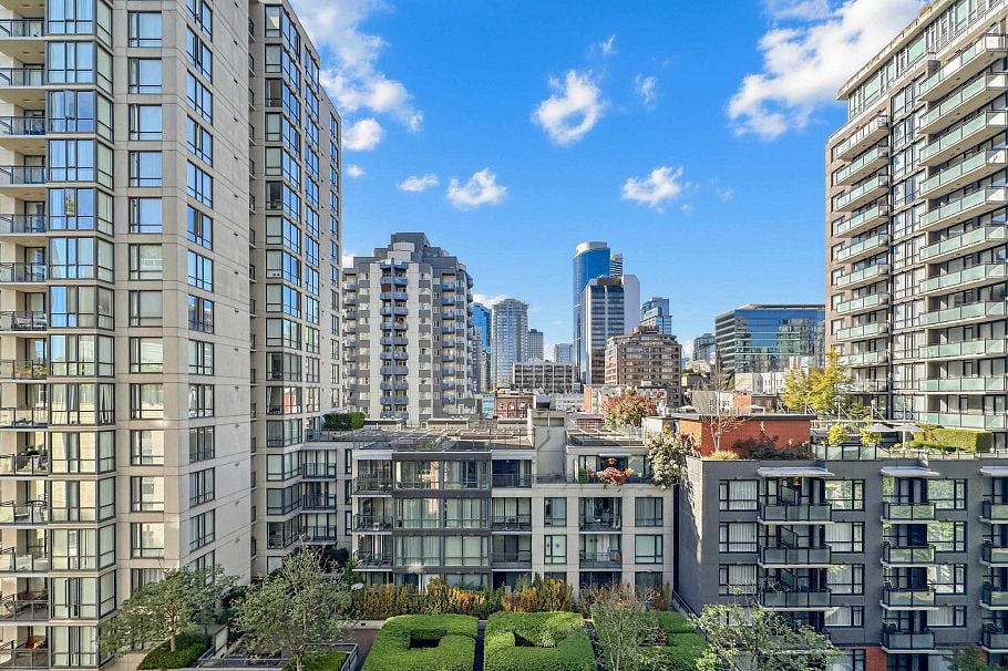 901 1055 Richards Street Vancouver, BC - 2