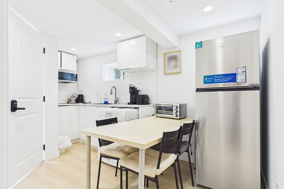 3885 W 35th Avenue Vancouver, BC - 17