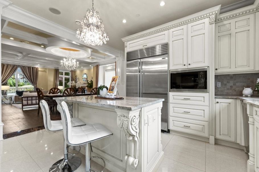 4077 W 13th Avenue Vancouver, BC - 9