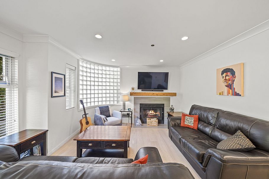 109 888 W 13th Avenue Vancouver, BC - 5