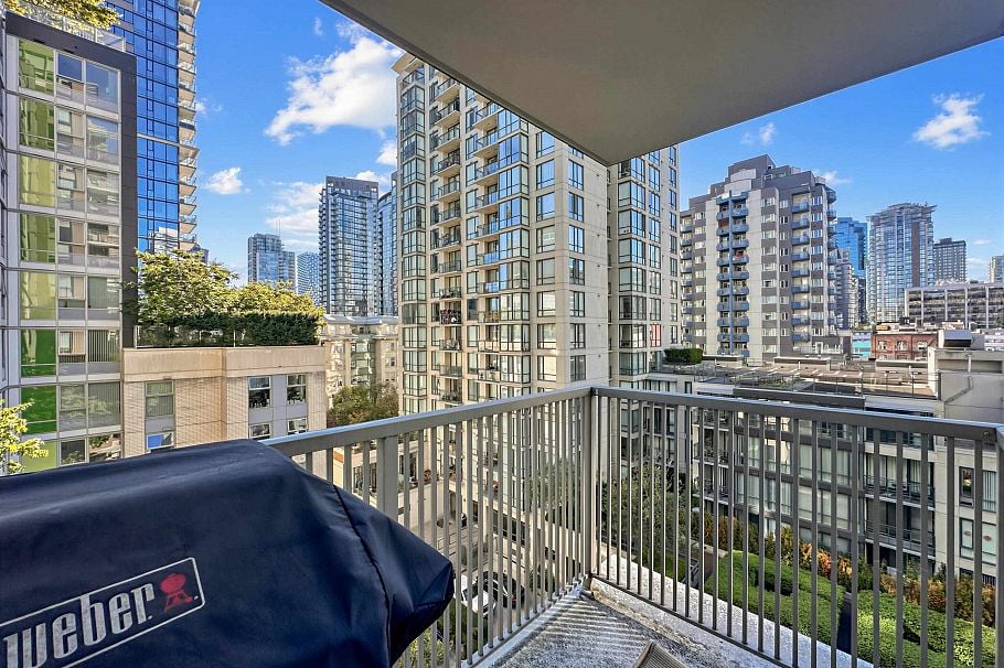 901 1055 Richards Street Vancouver, BC - 4