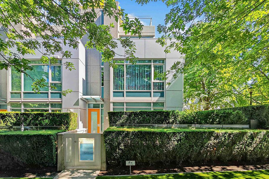 1211 W Cordova Street Vancouver, BC - 1