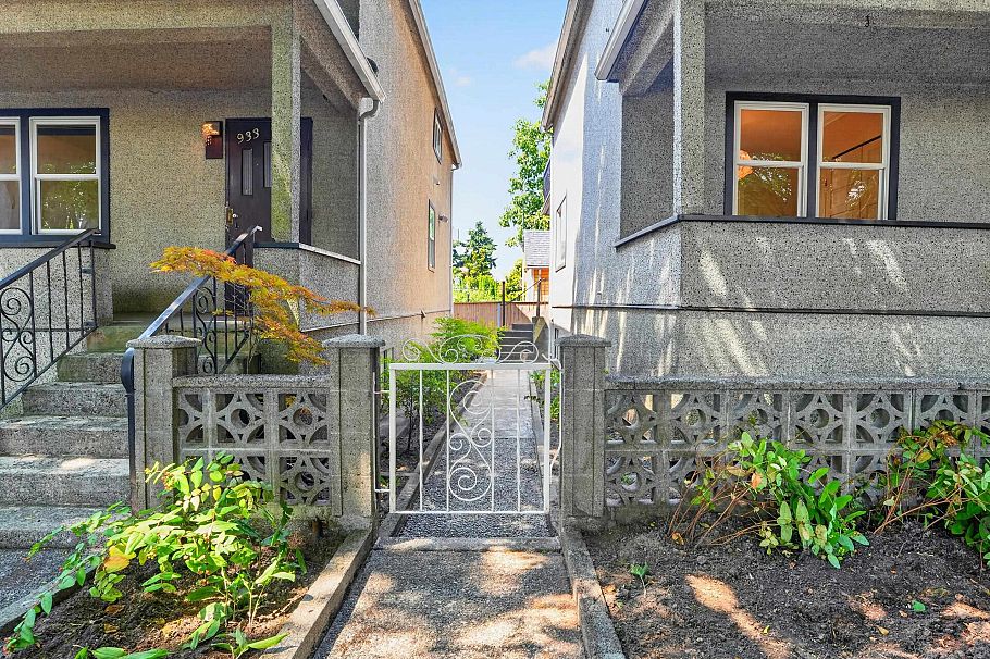 945-927 Princess Avenue Vancouver, BC - 17