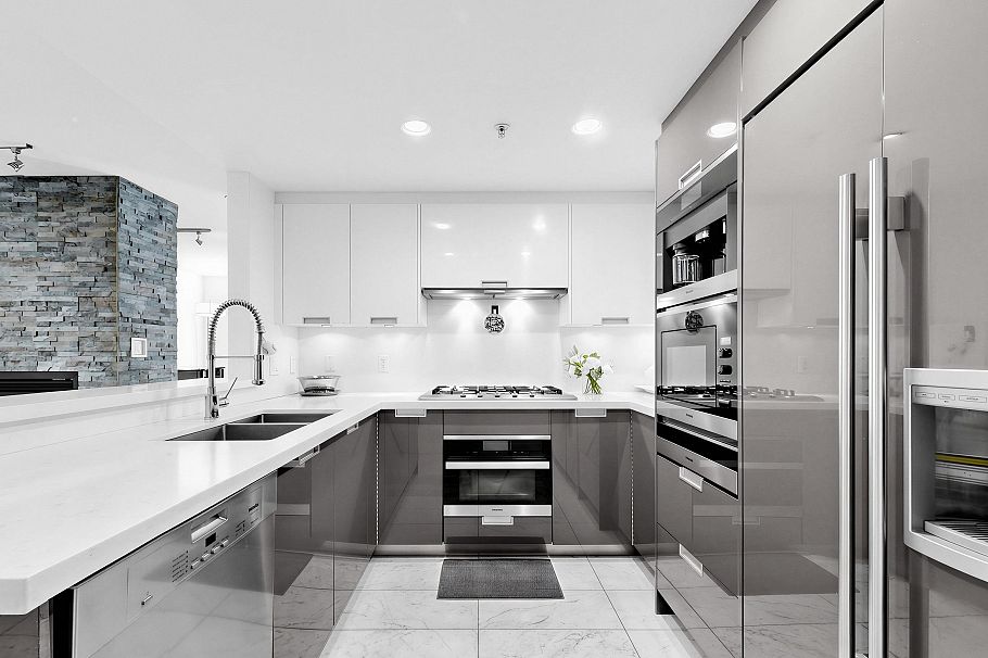 1211 W Cordova Street Vancouver, BC - 11