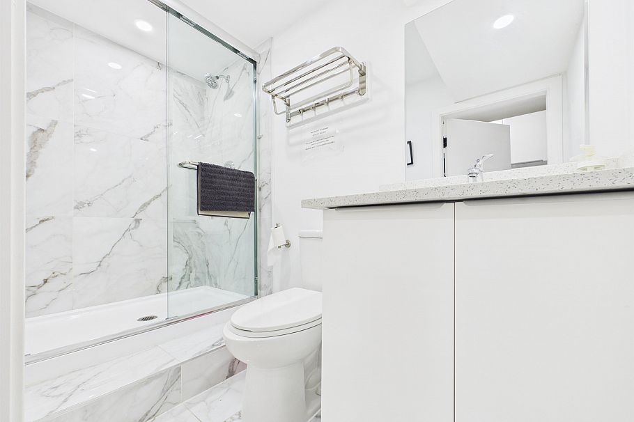 3885 W 35th Avenue Vancouver, BC - 28