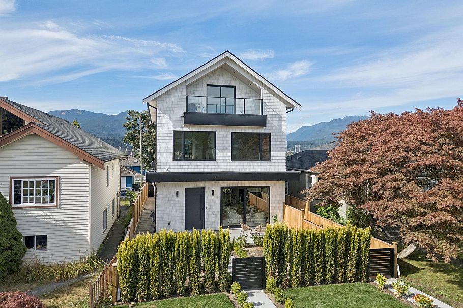 1 2815 Trinity Street Vancouver, BC - 1
