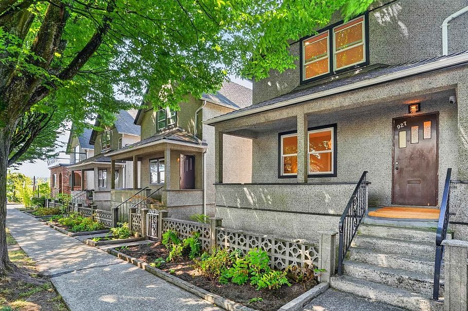 945-927 Princess Avenue Vancouver, BC - 1
