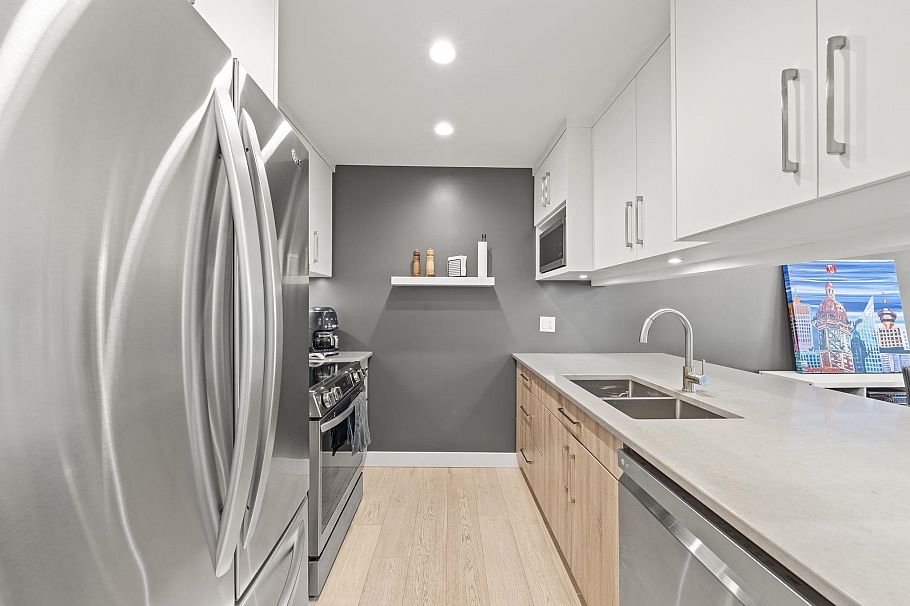 109 888 W 13th Avenue Vancouver, BC - 10