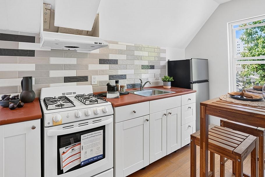 945-927 Princess Avenue Vancouver, BC - 10