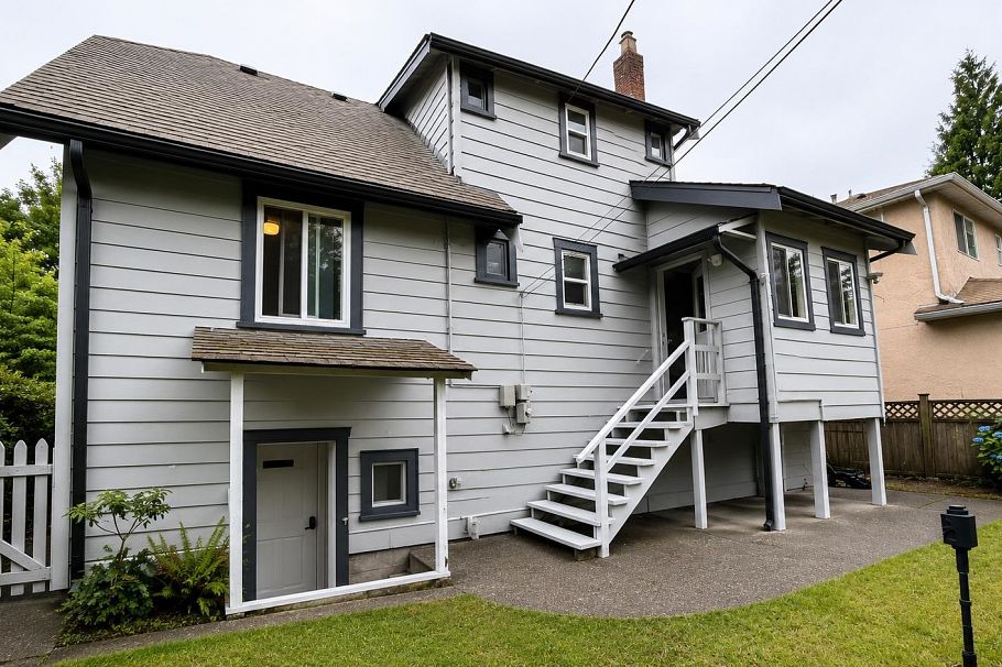 3885 W 35th Avenue Vancouver, BC - 4